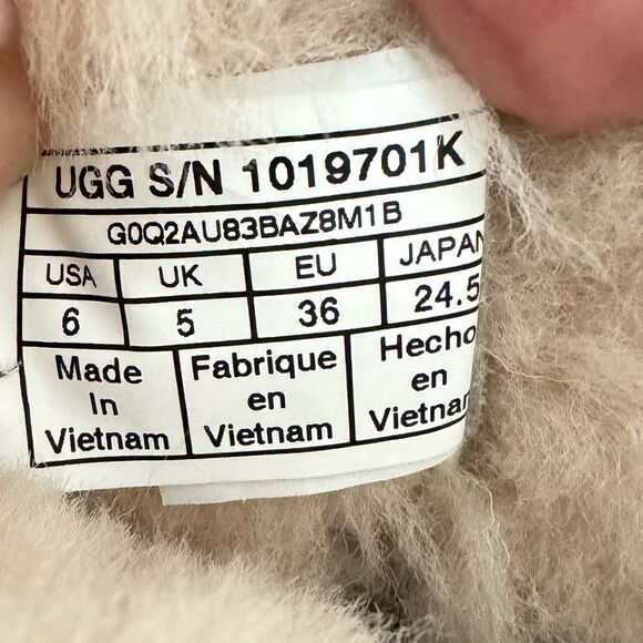 UGG Gita Pom Pom Girl's Metallic Gold Pink Leather Shearling Boots Size 6 Youth - Picture 7 of 16